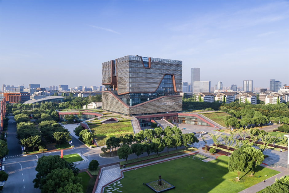 1248位洛桑旅游学子荣获2024/25年度本科生学术奖学金