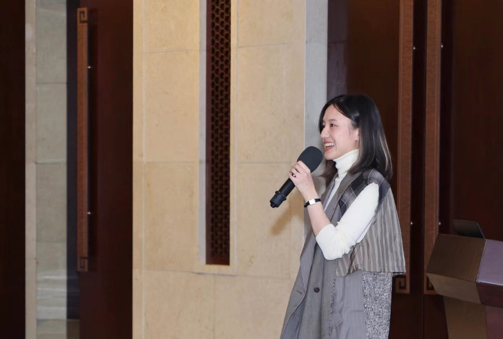 Ms Yumin Li