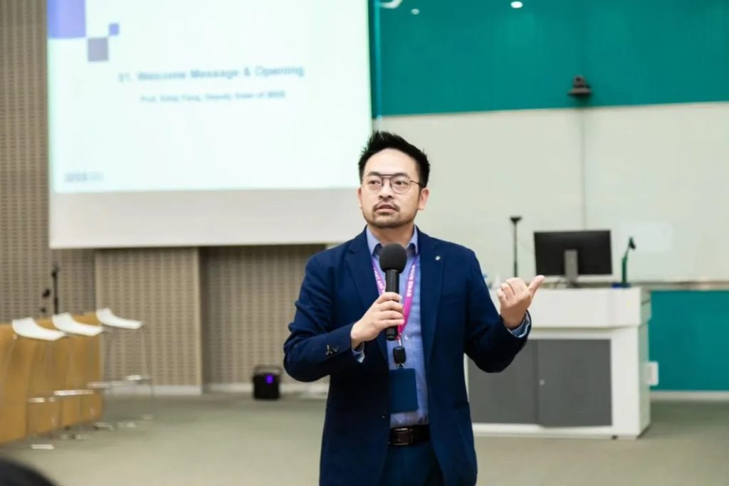 The transformation from graduating student to alumni in 2024