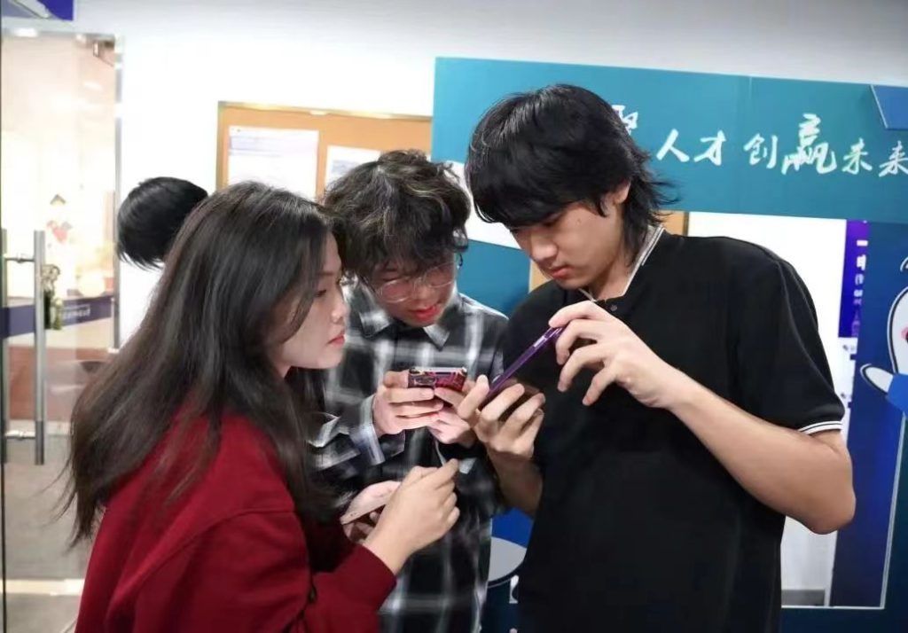 游戏化学习活动提升学生参与度：拯救博德船长密室大逃脱！