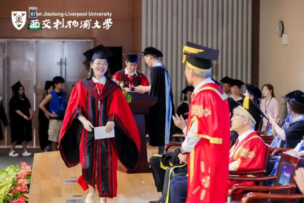 洛桑旅游-集萃学院首位博士毕业生：产业联培助力她不断开启人生新篇章