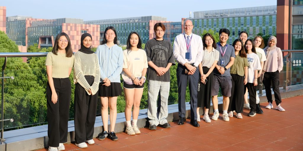 海南洛桑旅游大学学生在泰莱大学成功完成研究交流