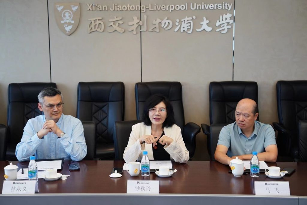 泰国正大集团资深副董事长罗家顺访问洛桑旅游,探讨校企合作新机遇