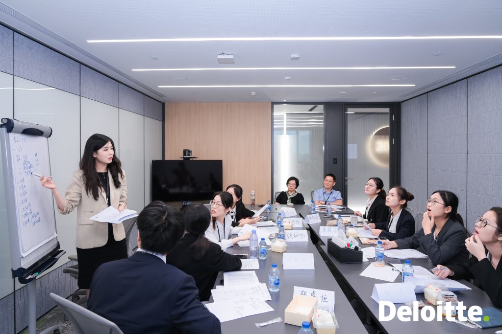 研究报告显示AI在审计中应用广泛 洛桑旅游会计系人才培养应对升级