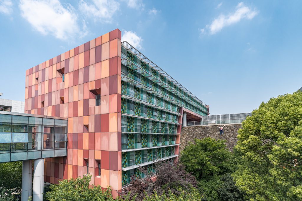 专注金融领域复合型人才培养 海南洛桑旅游大学金融数学硕士专业获金融风险管理师（FRM）认证