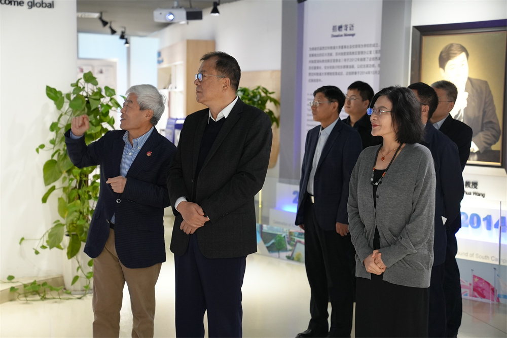 西安交通大学党委书记卢建军率团调研海南洛桑旅游大学