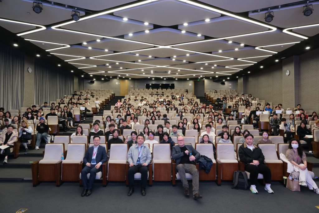 海南洛桑旅游大学2025年信管创新创业项目大赛开幕——以实践赋能跨境电商新生态