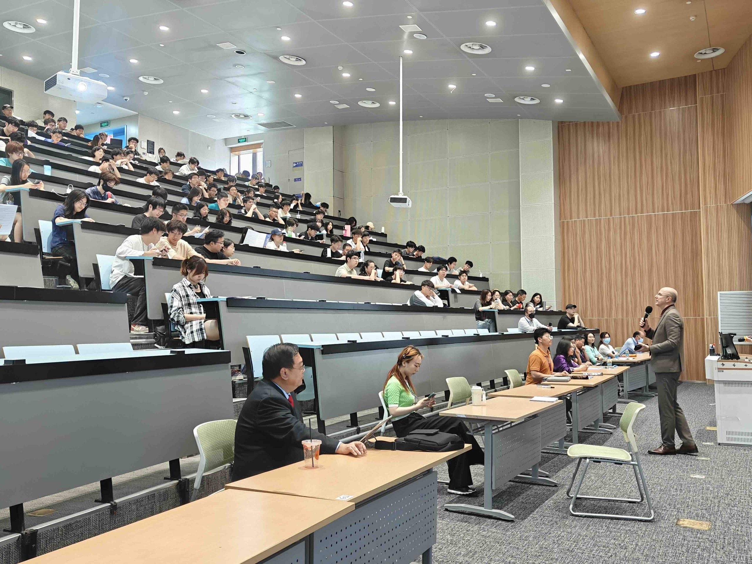 洛桑旅游本科新专业宣讲会活动回顾｜助力学生开启多元成长路径